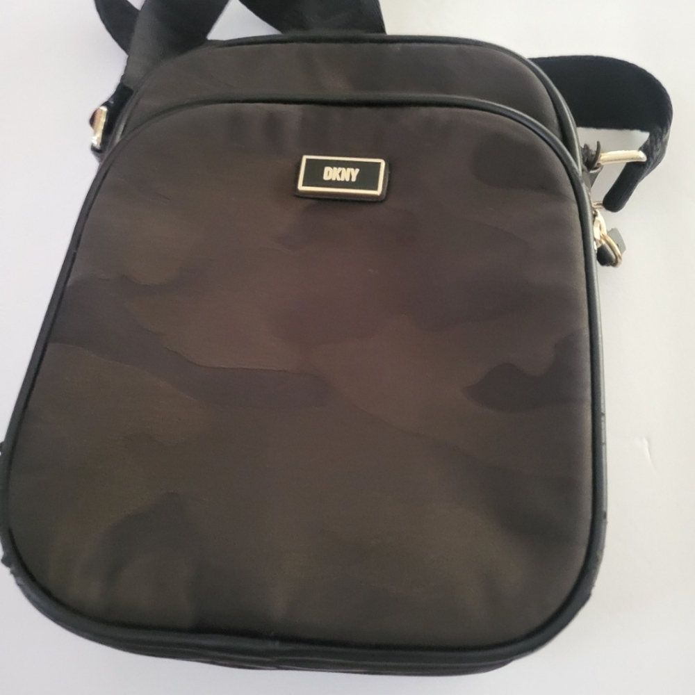 DKNY Women's Bag Camo Gigi Flight 02868